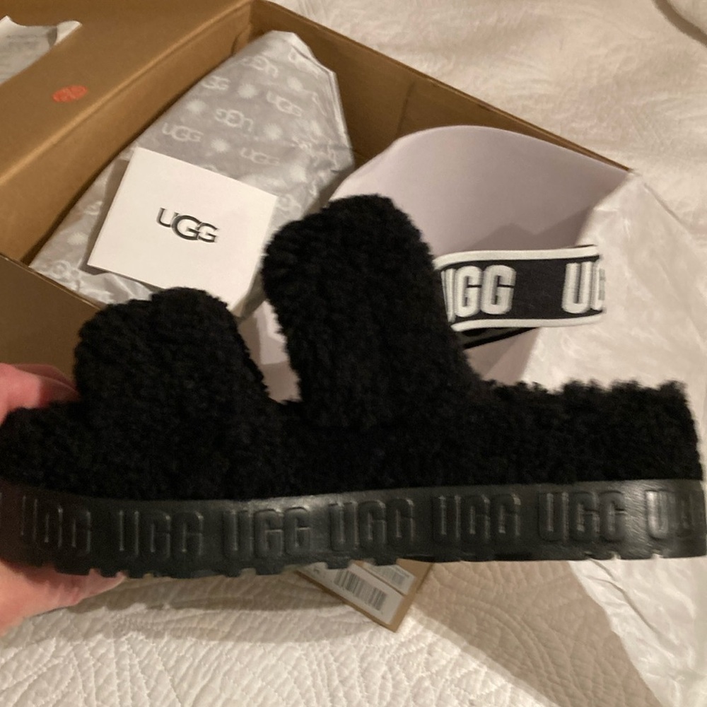 Ugg Fluffita Sandal, black, size 8